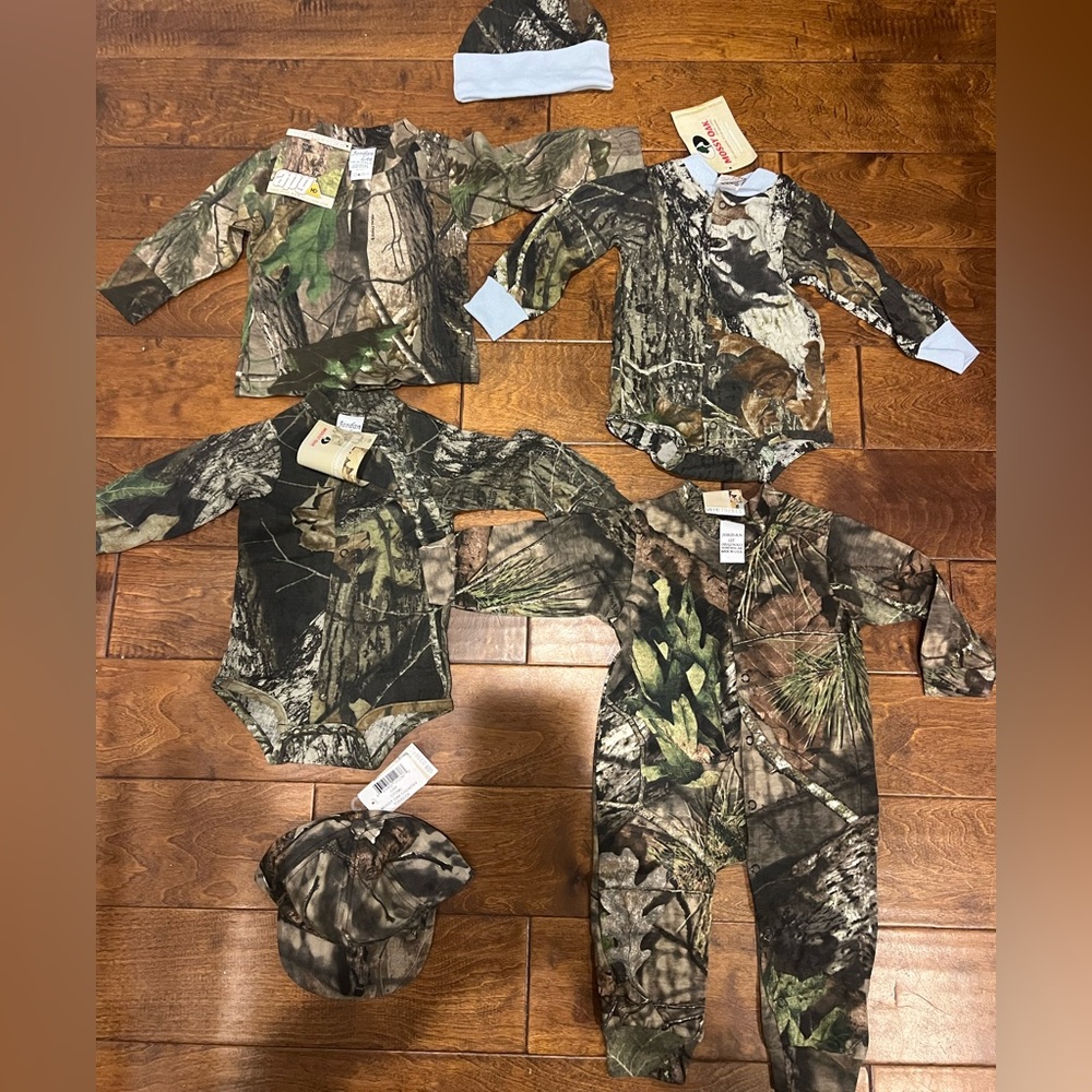 Camo Baby Clothing Set size 6-12 months NWT Mossy Oak 6 Pieces